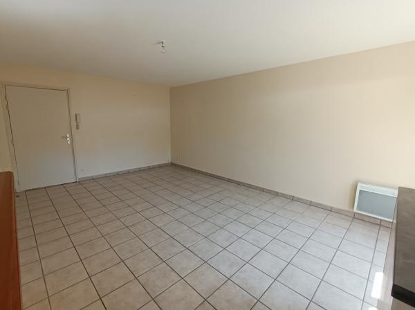 APPARTEMENT 2 PIÈCES - 15130 ARPAJON-SUR-CERE