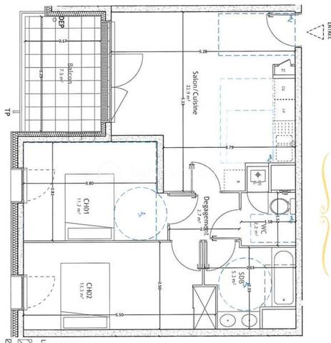 LATTES –
Karine vous propose de découvrir ce magnifique appartement T3 de 59 m², situé au dernier étage d'une résidence sécurisée livrée en 2024, alliant confort, modernité et emplacement privilégié.

Dès l'entrée, vous serez séduit par une belle pièce de vie lumineuse de 24 m² avec sa cuisine ouverte, aménagée et entièrement équipée. Cet espace convivial s'ouvre sur une agréable terrasse exposée Nord-Ouest, 
L'espace nuit se compose de deux belles chambres, d'une salle de bains contemporaine et d' un WC indépendant.

 L'appartement dispose d'un chauffage au gaz et est vendu avec deux places de stationnement privatives en sous-sol.

Son emplacement est un véritable atout : à seulement 3 minutes du tramway, à proximité immédiate des commerces, des pistes cyclables, des plages et des principaux axes routiers, vous bénéficierez d'un cadre de vie pratique et recherché.

Informations complémentaires :

Charges annuelles : 1 200 €
Taxe foncière : 1 040 €

Les + de ce bien :
✔ Résidence récente (2024) sous garantie décennale
✔ Dernier étage
✔ Appartement très lumineux
✔ Cuisine aménagée et équipée
✔ Terrasse agréable
✔ Deux places de parking en sous-sol
✔ Proximité du tramway, des commerces, des plages et des grands axes

Un appartement clé en main, idéal pour une résidence principale, un pied-à-terre ou un investissement de qualité. Une visite s'impose !
