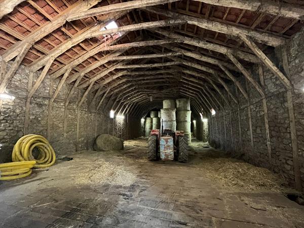 Grange 2 pièces 660 m2
