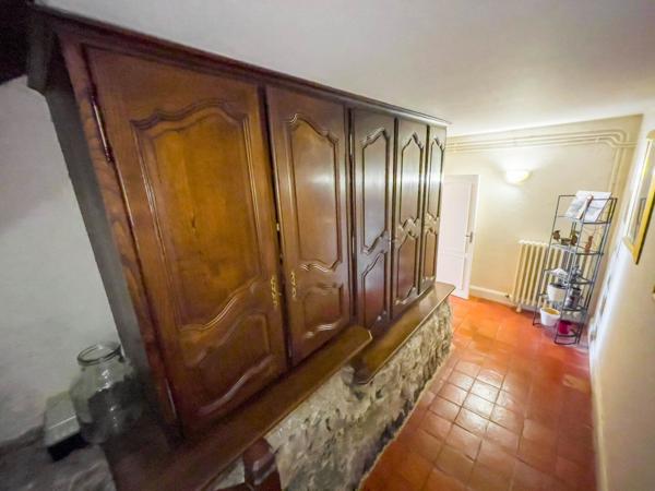 Maison bourgeoise en pierres avec terrain de 14 000m2 et piscine, à Figeac Figeac