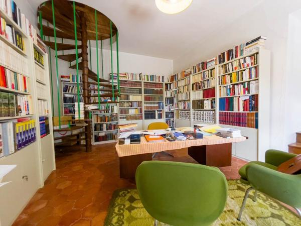 Maison bourgeoise en pierres avec terrain de 14 000m2 et piscine, à Figeac Figeac