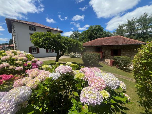 Maison Louhossoa 15 pièce(s) 718.67 m2