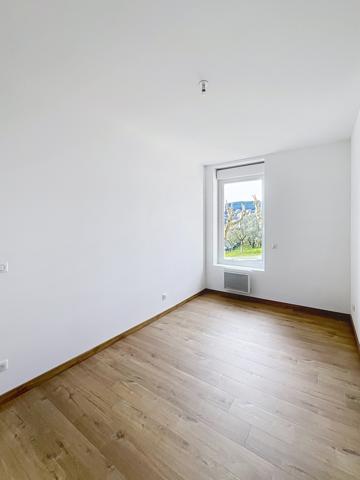 Exclusivité/ Sud Ardèche Les Vans : appartement 92 m2 avec jardin