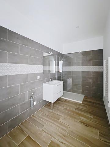 Exclusivité/ Sud Ardèche Les Vans : appartement 92 m2 avec jardin