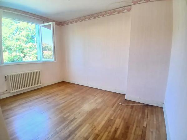 Maison lumineuse 4 chambres avec terrain clos et arboré