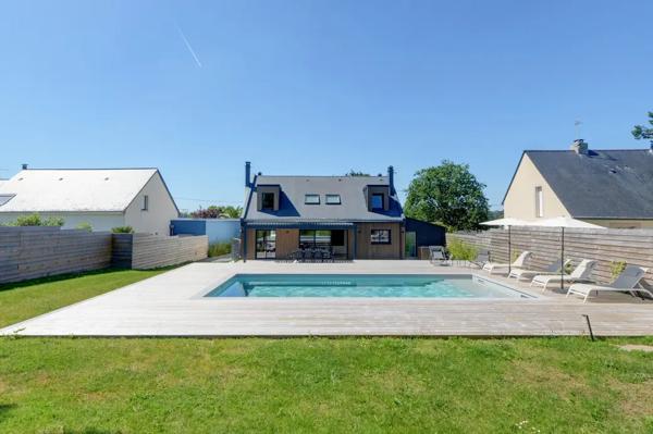 PROPRIETE D'EXCEPTION 218 m2 SUR JARDIN DE 1 500 m2