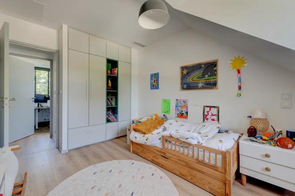 PROPRIETE D'EXCEPTION 218 m2 SUR JARDIN DE 1 500 m2