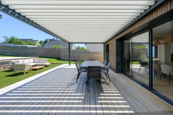 PROPRIETE D'EXCEPTION 218 m2 SUR JARDIN DE 1 500 m2