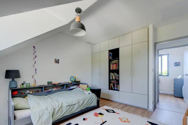 PROPRIETE D'EXCEPTION 218 m2 SUR JARDIN DE 1 500 m2