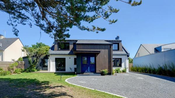 PROPRIETE D'EXCEPTION 218 m2 SUR JARDIN DE 1 500 m2