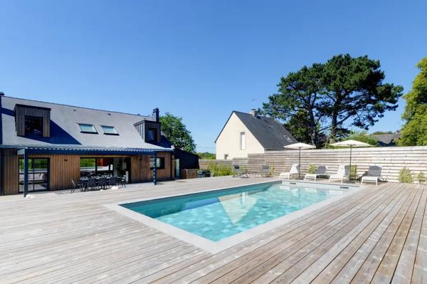 PROPRIETE D'EXCEPTION 218 m2 SUR JARDIN DE 1 500 m2