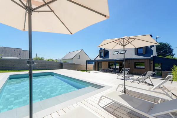 PROPRIETE D'EXCEPTION 218 m2 SUR JARDIN DE 1 500 m2