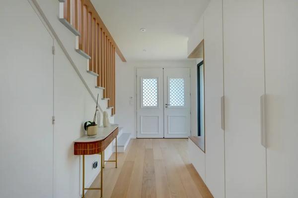 PROPRIETE D'EXCEPTION 218 m2 SUR JARDIN DE 1 500 m2