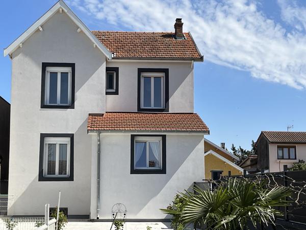 Chassieu (69680) CHASSIEU, MAISON 100 m² 4 CHAMBRES + GARAGE ET ANNEXE