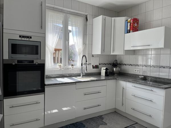 Chassieu (69680) CHASSIEU, MAISON 100 m² 4 CHAMBRES + GARAGE ET ANNEXE