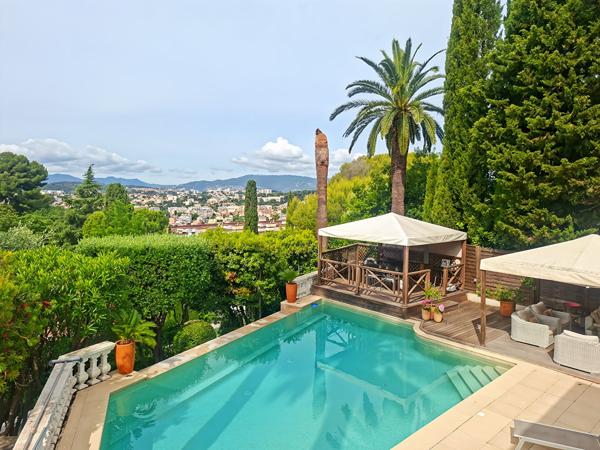 Maison Le Cannet Mairie 5 pièces 200 m² - Terrain 1350m² - Vue mer - Piscine - Jardins et terrasses exotiques