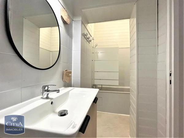 Appartement à louer 2 pièces 44.57m² Libourne (33500)