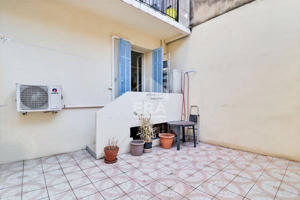 23m2 de Terrasse et 24m2 d'appartement à vendre Cinq avenues 13004 Marseille
