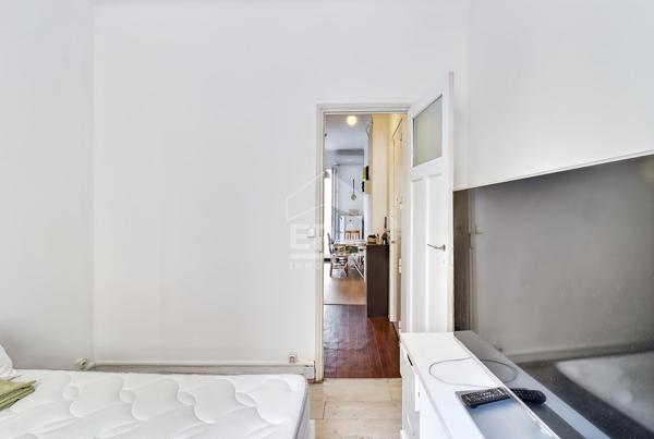 23m2 de Terrasse et 24m2 d'appartement à vendre Cinq avenues 13004 Marseille