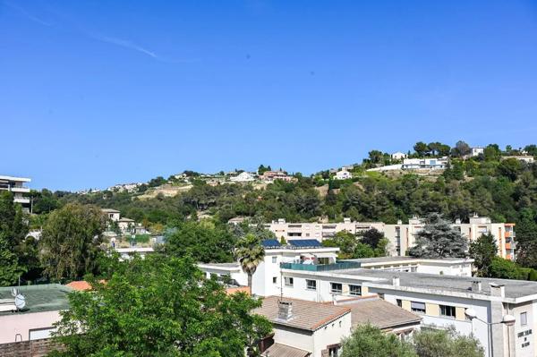 Appartement à vendre 3 pièces 62m² Cagnes-sur-Mer (06800)