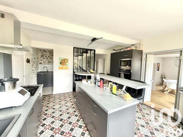 Maison à vendre 8 pièces 173 m² Bonchamp-lès-Laval