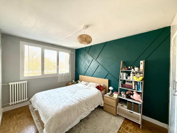 Sevran (93270) Appartement 2 Pièces avec balcon, cave proche RER, futur métro 16