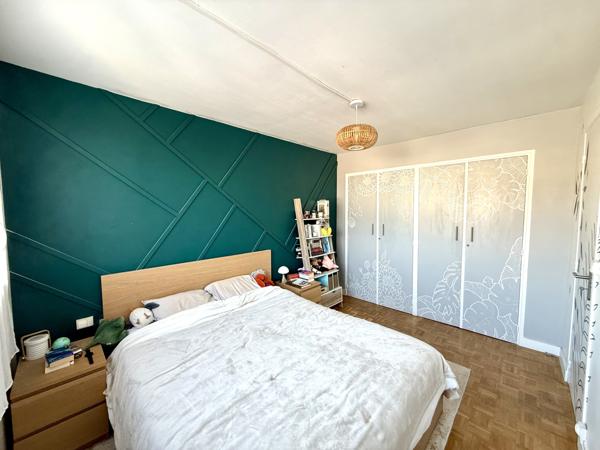 Sevran (93270) Appartement 2 Pièces avec balcon, cave proche RER, futur métro 16