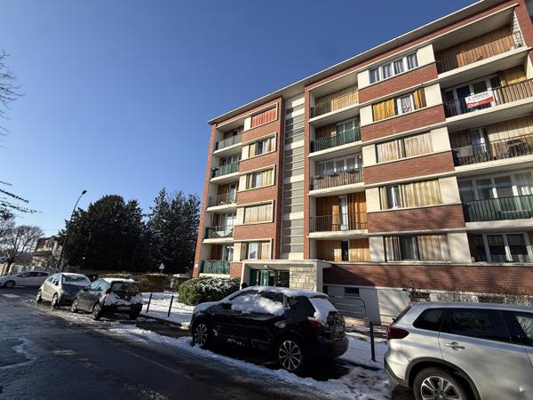 Sevran (93270) Appartement 2 Pièces avec balcon, cave proche RER, futur métro 16