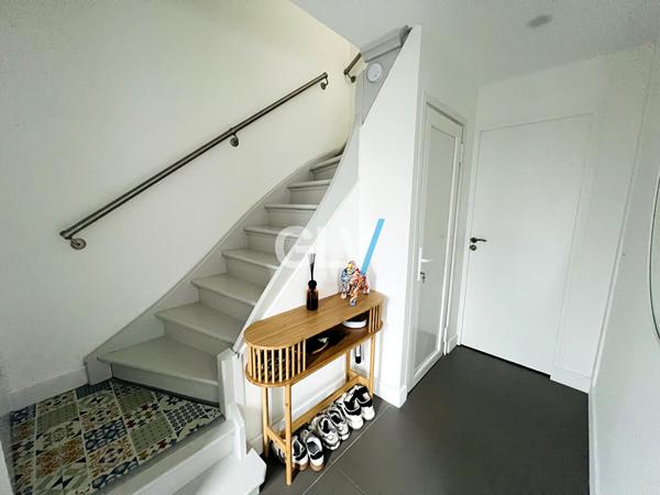 MAISON ENTIEREMENT RENOVEE + JARDIN , Faches thumesnil