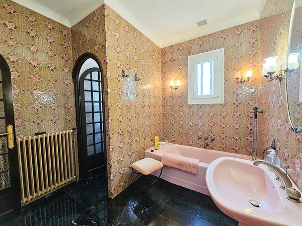 Villeneuve-sur-Lot (47300) Élégante propriété avec maison 200m², dépendances jardin et piscine