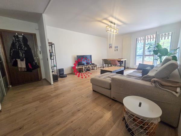 Appartement 3 Pièce(s) à louer 81 m² + garage
