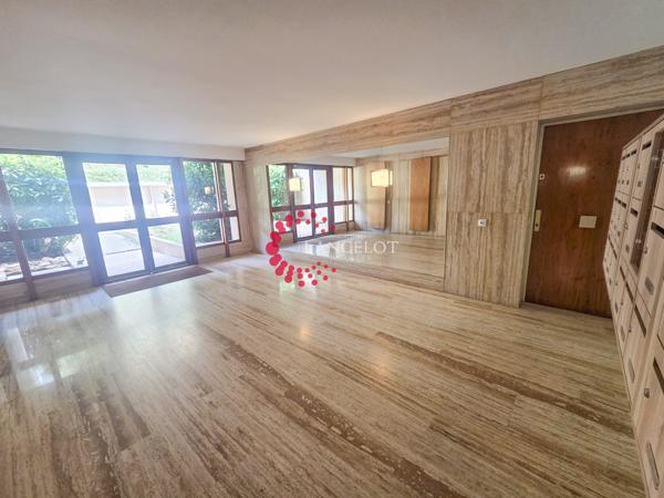 Appartement 3 Pièce(s) à louer 81 m² + garage