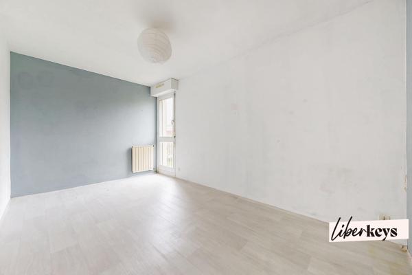 Spacieux T4 lumineux avec balcon et parking sécurisé à Nantes – Quartier Rond-point de Paris