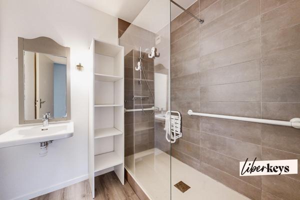 Spacieux T4 lumineux avec balcon et parking sécurisé à Nantes – Quartier Rond-point de Paris