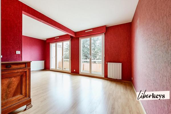 Spacieux T4 lumineux avec balcon et parking sécurisé à Nantes – Quartier Rond-point de Paris