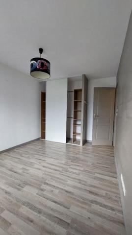 MAISON 5 chambres sur sous-sol à VILLABON