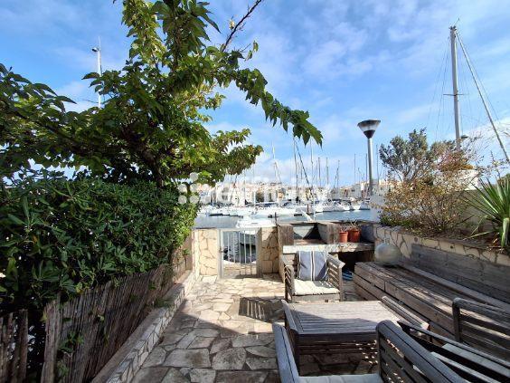 Maison
         3 pièces
        - 69 m² Bien prestige 468 000 € *