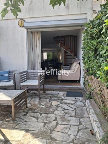 Maison
         3 pièces
        - 69 m² Bien prestige 468 000 € *