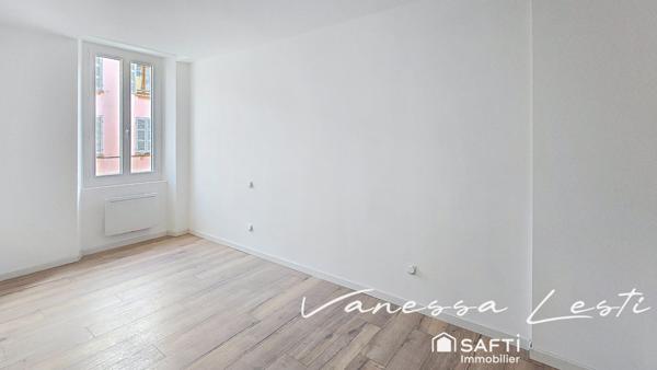 MAGNIFIQUE T4 REFAIT A NEUF + PLACE DE PARKING