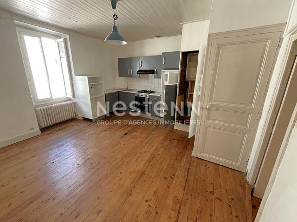 INDRE ; appartement  atypique de 3 pièces, 2 chambres, 2 wc