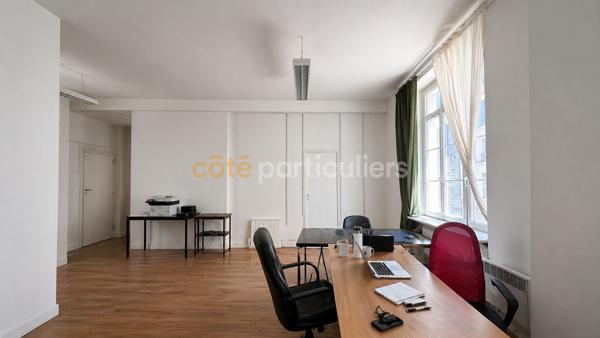 Vente Appartement80 m² - 2 Pièces - PARIS (75011)