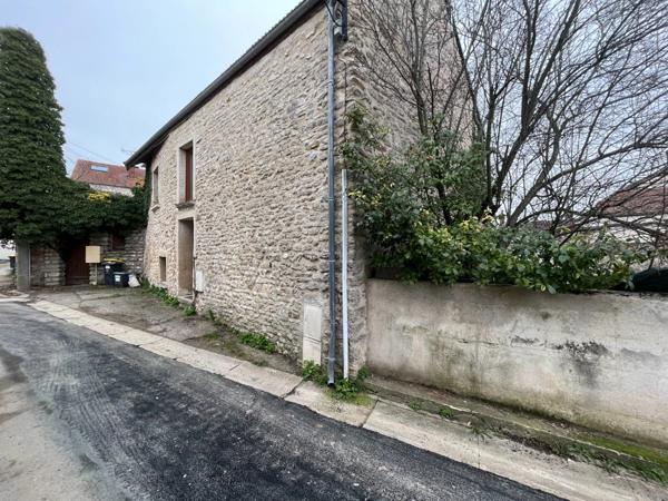 Dpt Yvelines (78), à vendre GARGENVILLE maisonnette  P2 de 27 m² avec jardinet