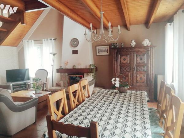 Maison en pierre avec hangar + dépendances
