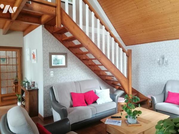 Maison en pierre avec hangar + dépendances