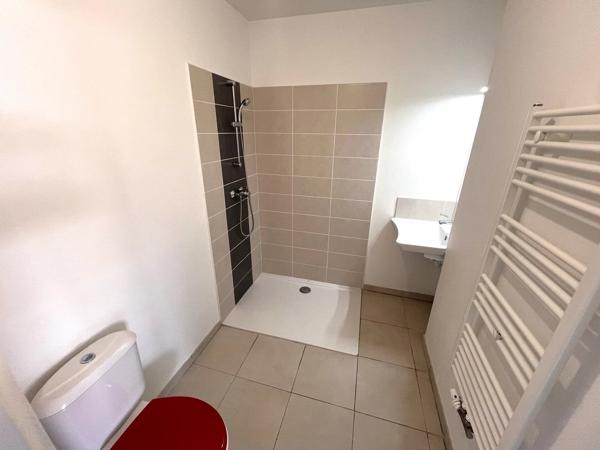Vente                                                      Maison
                        
                     3 pièces                      62 m2                     à Cenon