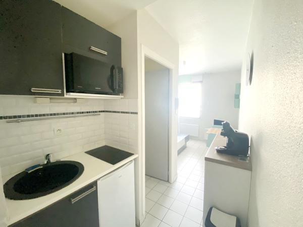 Studio
                                                                                                                                                                                                                                                                                                                        1 pièce(s)                                                                                                                                                                                                                                                                                                                              16.35  m²