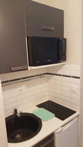 Studio
                                                                                                                                                                                                                                                                                                                        1 pièce(s)                                                                                                                                                                                                                                                                                                                              16.35  m²