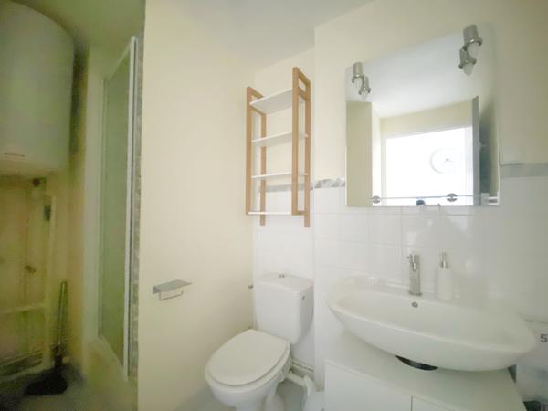 Studio
                                                                                                                                                                                                                                                                                                                        1 pièce(s)                                                                                                                                                                                                                                                                                                                              16.35  m²