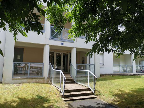 Studio
                                                                                                                                                                                                                                                                                                                        1 pièce(s)                                                                                                                                                                                                                                                                                                                              16.35  m²