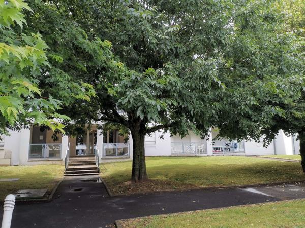 Studio
                                                                                                                                                                                                                                                                                                                        1 pièce(s)                                                                                                                                                                                                                                                                                                                              16.35  m²